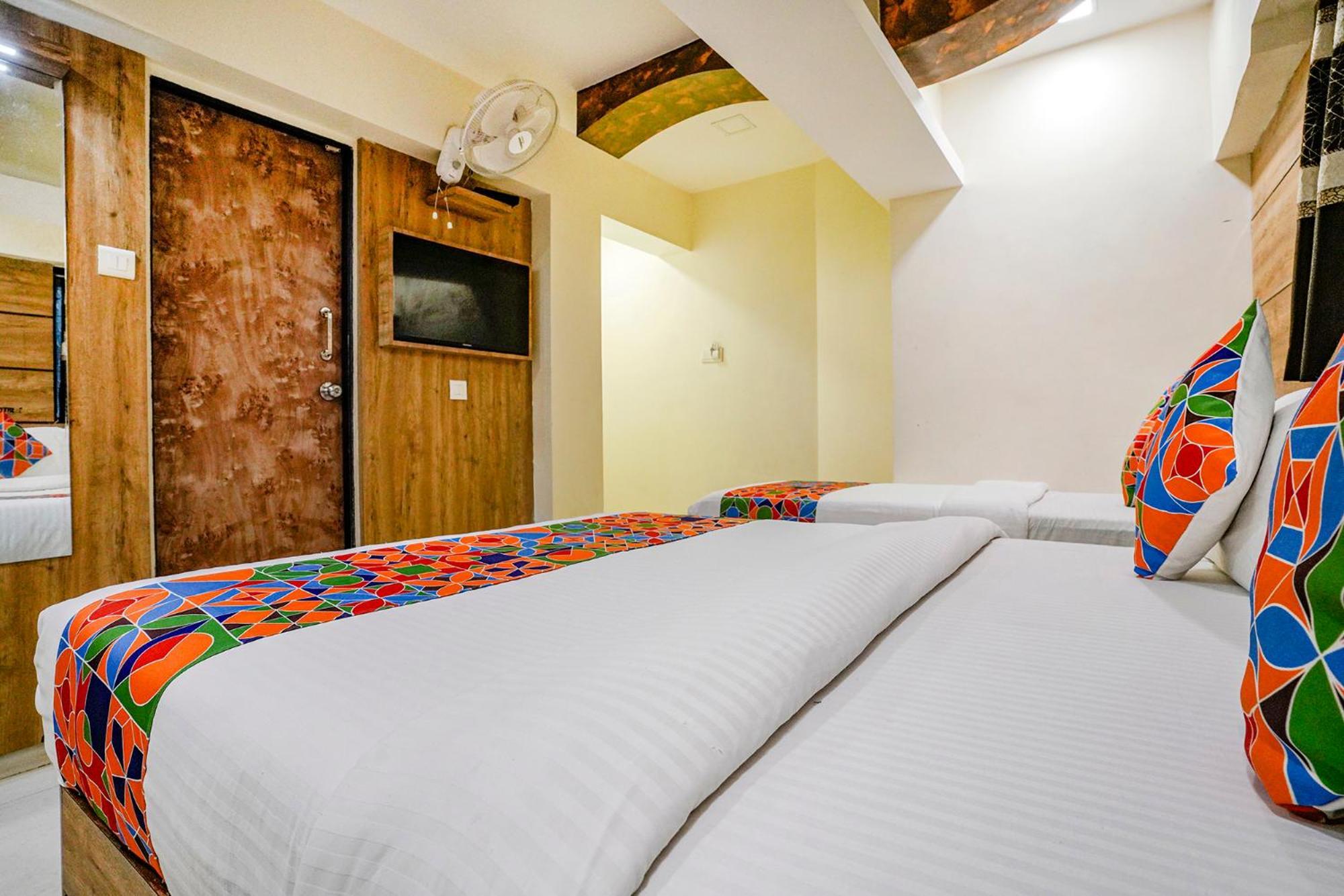 Fabexpress Amber Corp Inn - Nr Nesco Exhibition Center Mumbai Exterior photo