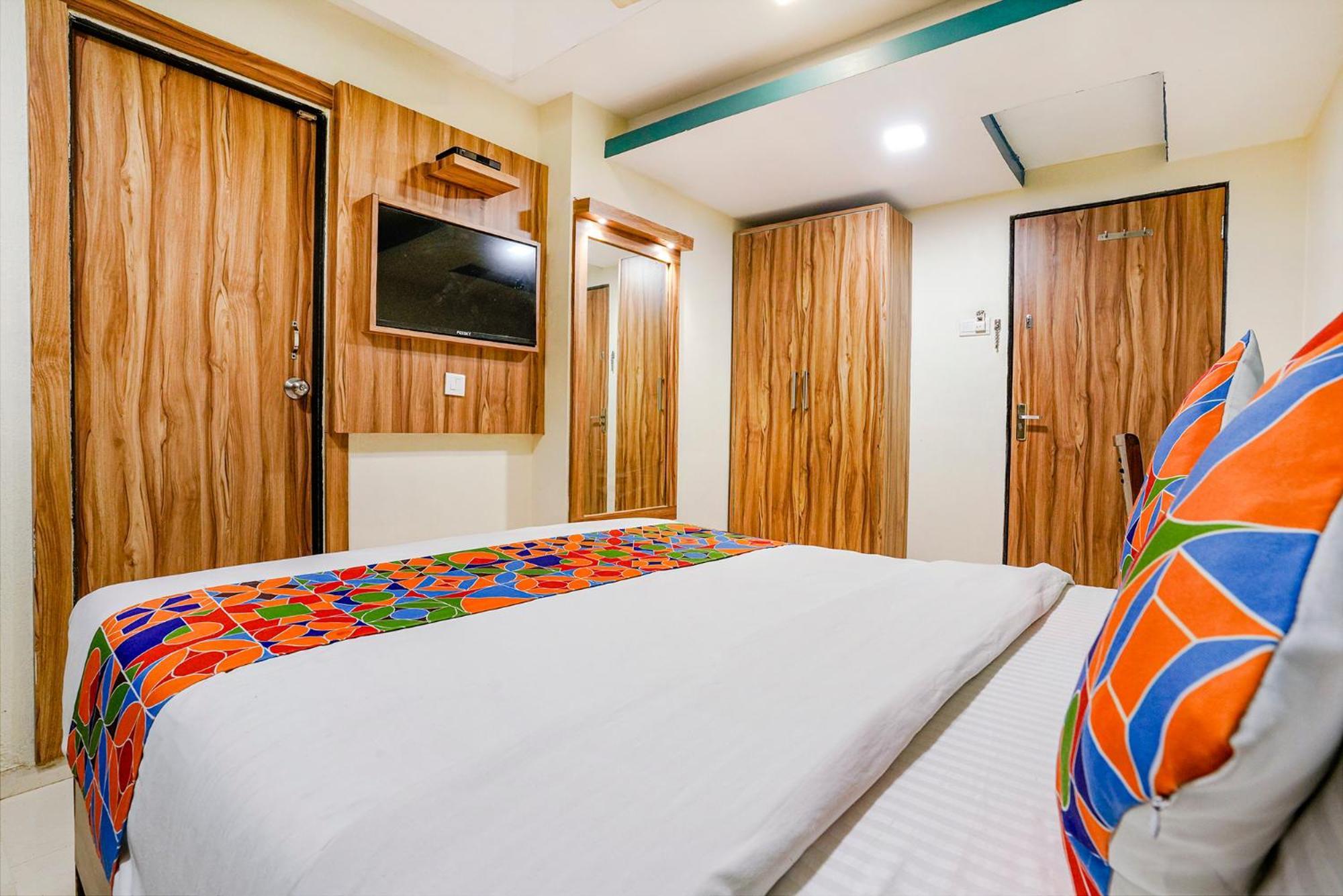 Fabexpress Amber Corp Inn - Nr Nesco Exhibition Center Mumbai Exterior photo