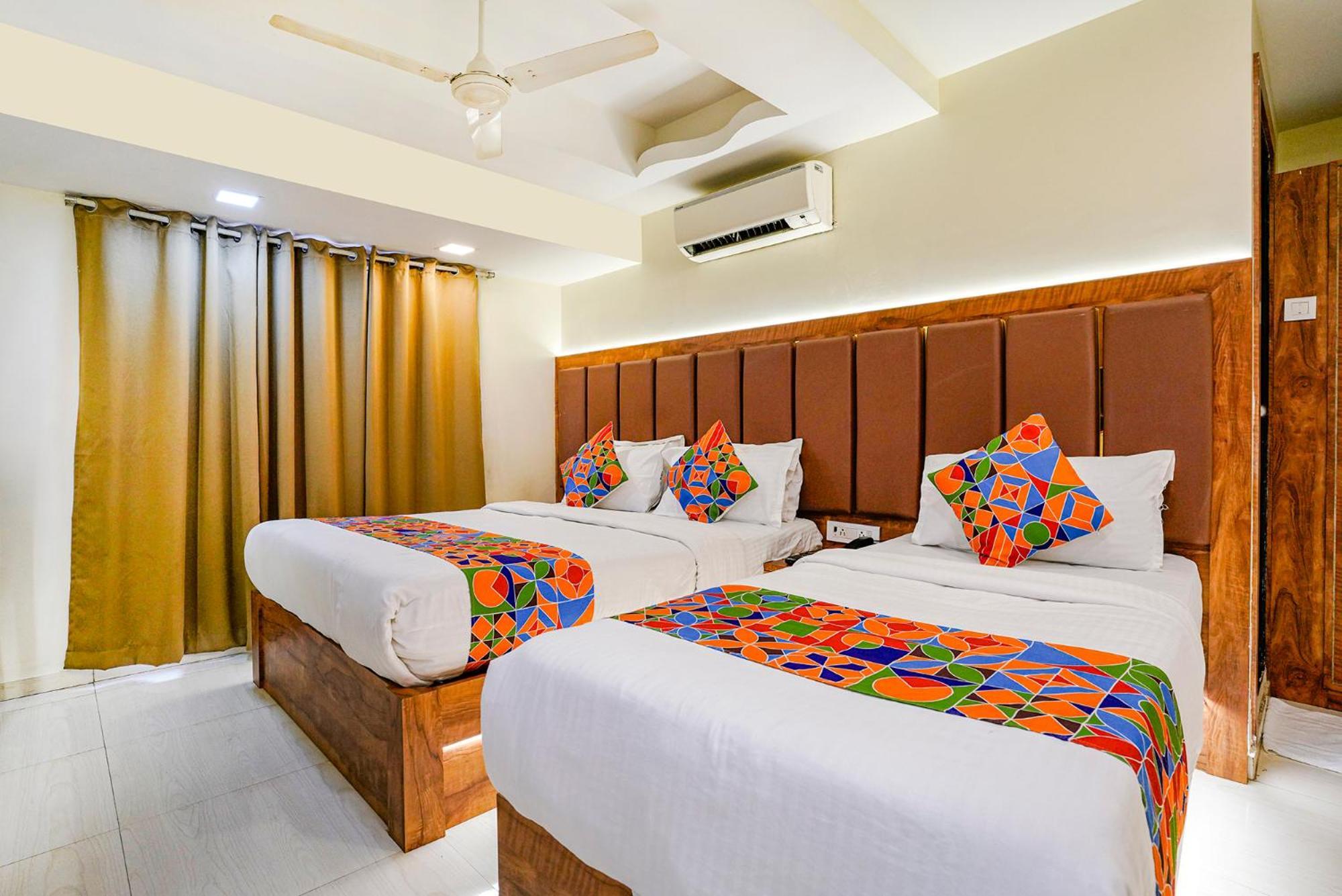 Fabexpress Amber Corp Inn - Nr Nesco Exhibition Center Mumbai Exterior photo